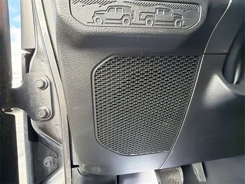 Used 2024 Jeep Wrangler Unlimited Rubicon w/ Convenience Group image 23