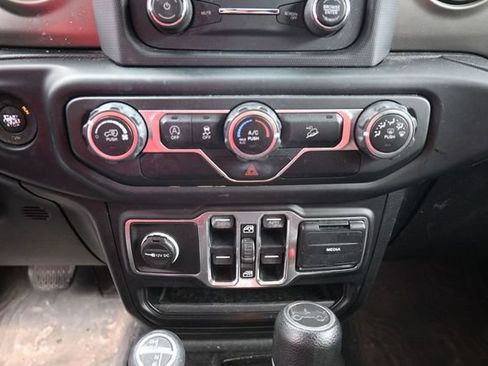 Certified 2018 Jeep Wrangler Unlimited Sport S AWD/4WD image 24