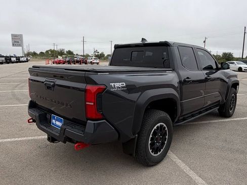 Used 2024 Toyota Tacoma TRD Off-Road w/ TRD Off Road Upgrade Package AWD/4WD image 5