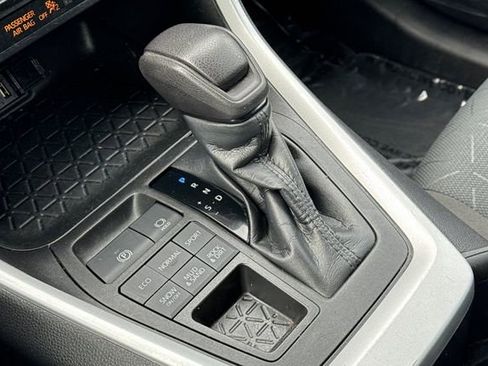 Certified 2022 Toyota RAV4 XLE image 26