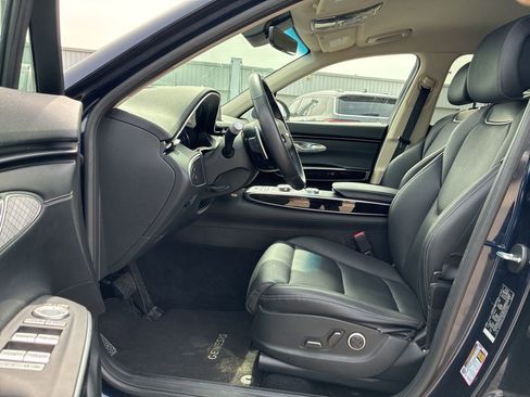 Used 2025 Genesis GV70 2.5T image 11