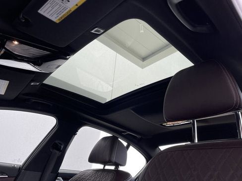 Used 2021 BMW 540i image 15