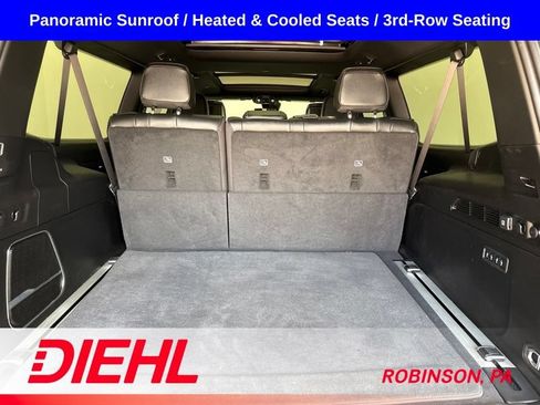 Used 2023 Jeep Wagoneer L 4WD w/ Premium Group I image 10