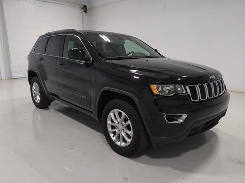 Used 2021 Jeep Grand Cherokee Laredo w/ Security & Convenience Group AWD/4WD image 13