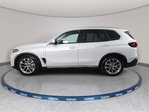 Used 2025 BMW X5 xDrive50e w/ Executive Package image 9