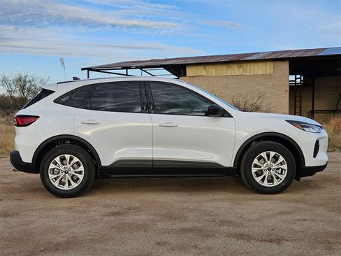 New 2026 Ford Escape Active image 4
