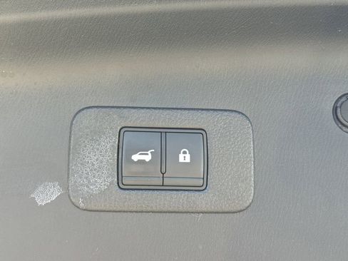 Used 2023 Nissan Armada SL image 17