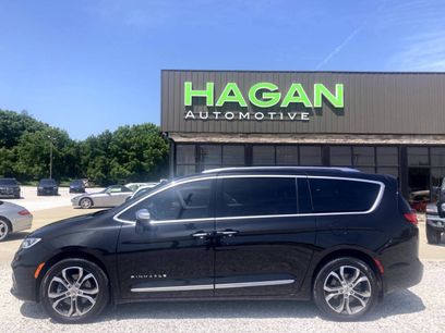Used 2022 Chrysler Pacifica Pinnacle