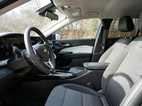 Used 2024 Chevrolet Trax LT w/ Driver Confidence Package image 10