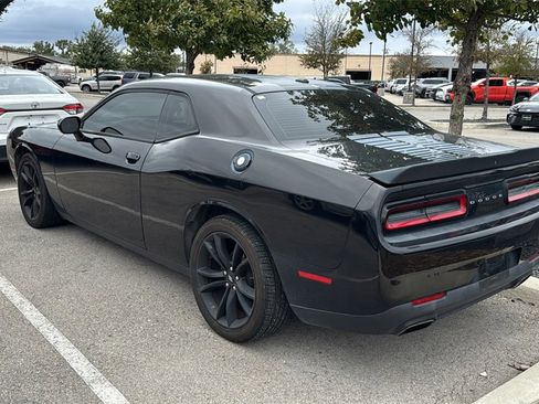 Used 2017 Dodge Challenger SXT w/ Blacktop Package image 4