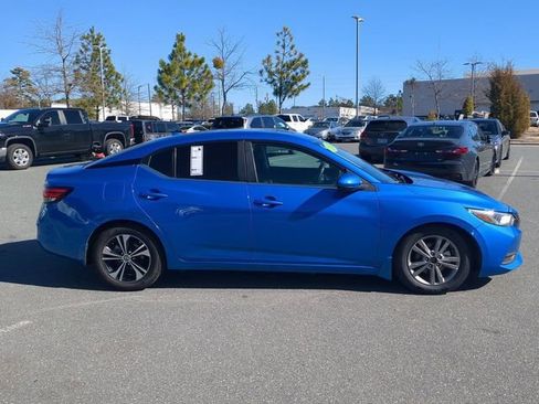 Used 2022 Nissan Sentra SV image 3