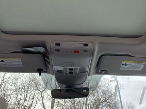 New 2026 Volkswagen Taos SE image 25