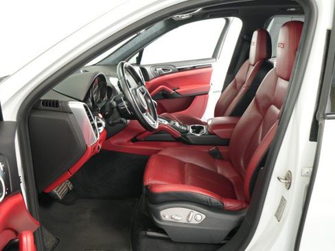 Used 2016 Porsche Cayenne GTS AWD/4WD image 38