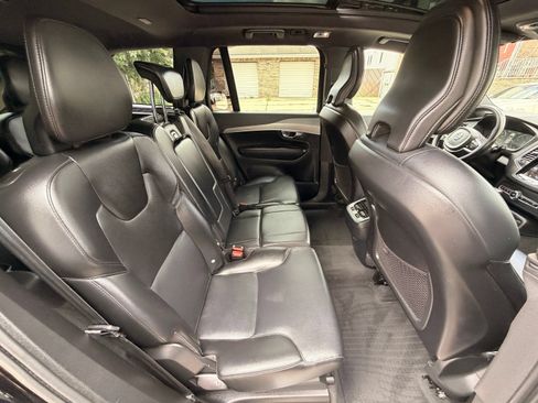 Used 2022 Volvo XC90 T5 Momentum w/ Climate Package AWD/4WD image 22