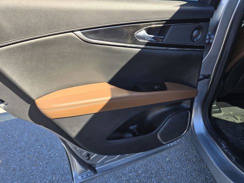 Used 2022 Lincoln Nautilus Reserve w/ Equipment Group 201A image 13