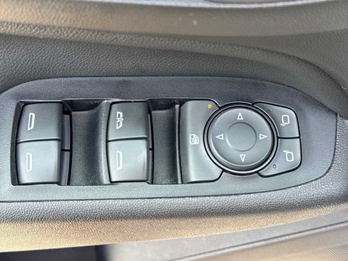 Used 2019 Chevrolet Equinox LT AWD/4WD image 16