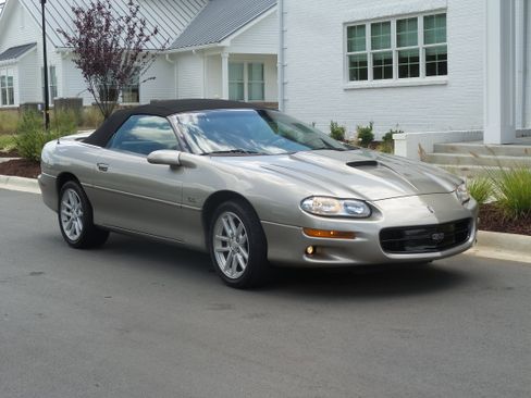 Used 2001 Chevrolet Camaro Z28 w/ SS Performance/Appearance Pkg image 2
