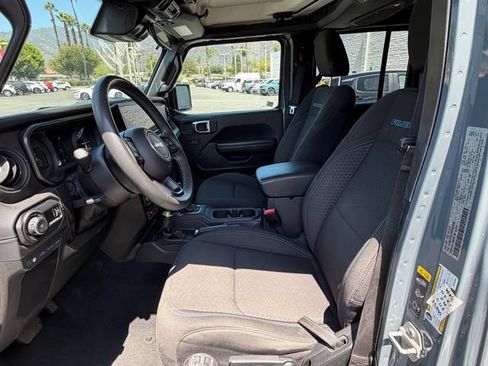 Used 2024 Jeep Wrangler Unlimited Rubicon 4xe AWD/4WD image 27