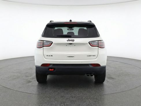 Used 2025 Jeep Compass Trailhawk image 7