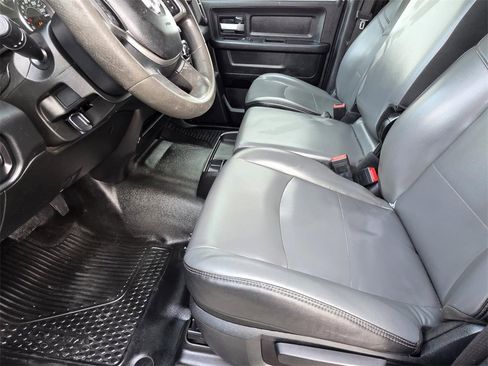 Used 2019 RAM 2500 Tradesman w/ Chrome Appearance Group image 7