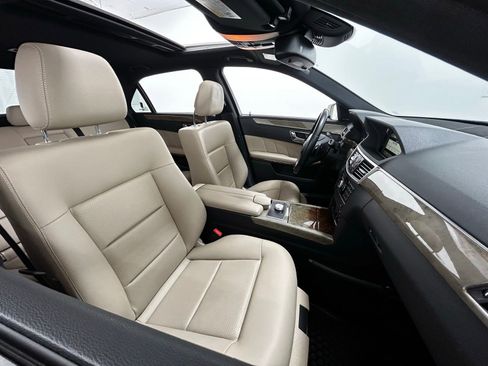 Used 2010 Mercedes-Benz E 350 4MATIC Sedan image 44