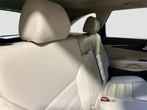 Used 2020 Kia Sorento EX image 28