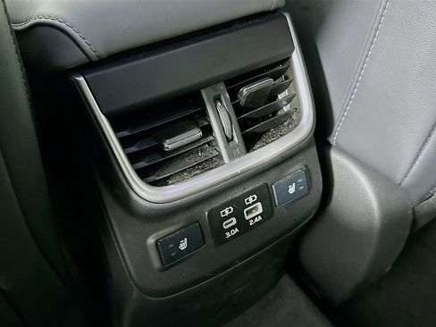 Used 2024 Subaru Outback Limited image 32