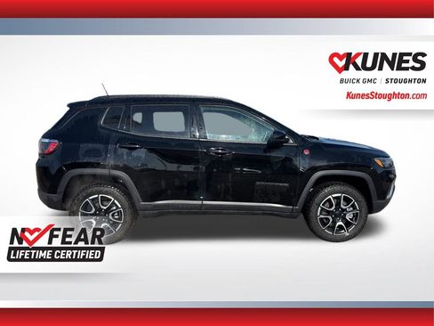 Used 2024 Jeep Compass Trailhawk image 13