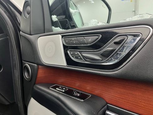 Used 2020 Lincoln Navigator Reserve w/ Equipment Group 208A Reserve image 27