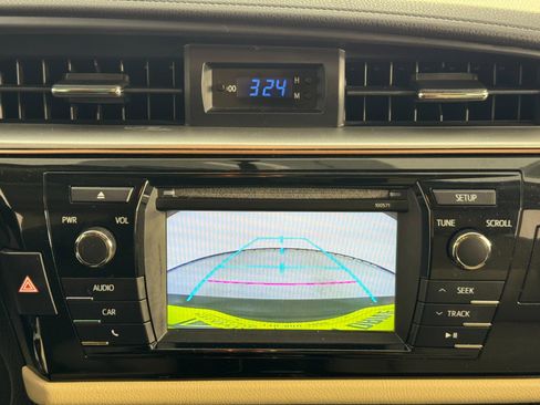 Used 2016 Toyota Corolla LE image 23