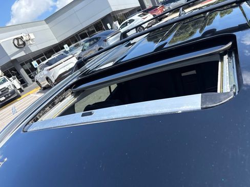 Used 2020 Toyota Highlander Limited FWD image 10