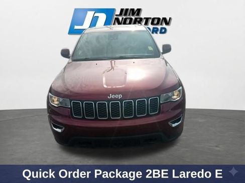 Used 2021 Jeep Grand Cherokee Laredo AWD/4WD image 3