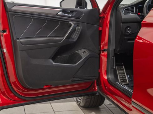 Used 2024 Volkswagen Tiguan SE R-Line image 39