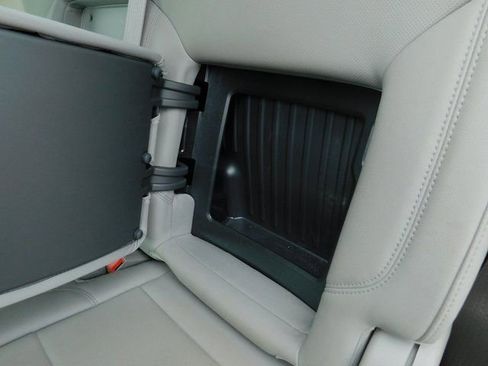 Used 2025 GMC Sierra 1500 SLT AWD/4WD image 25