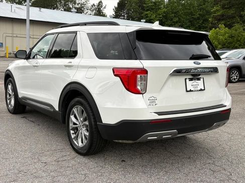 Used 2024 Ford Explorer XLT w/ Equipment Group 202A RWD image 7