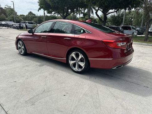 Used 2018 Honda Accord Touring image 12