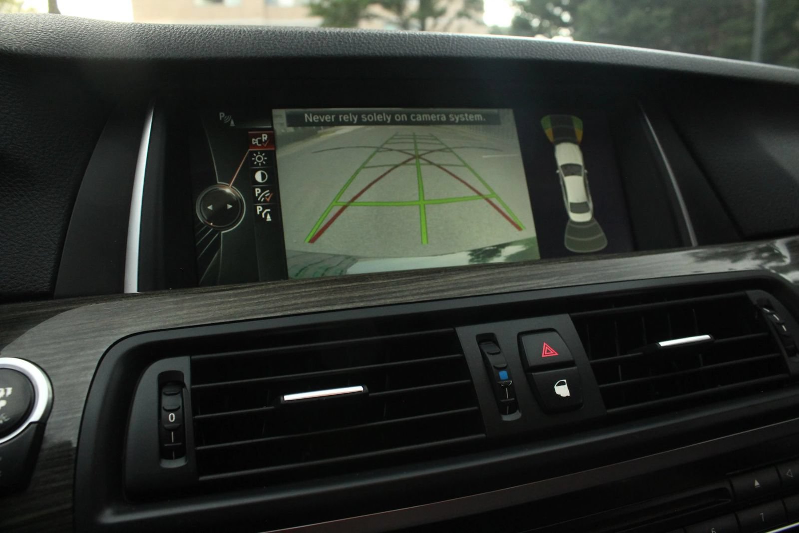Used 2014 BMW 550i xDrive Sedan AWD/4WD image 34