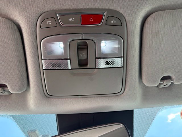 Used 2025 Kia Telluride S FWD image 23