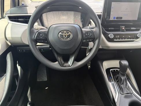 Used 2025 Toyota Corolla LE FWD image 15