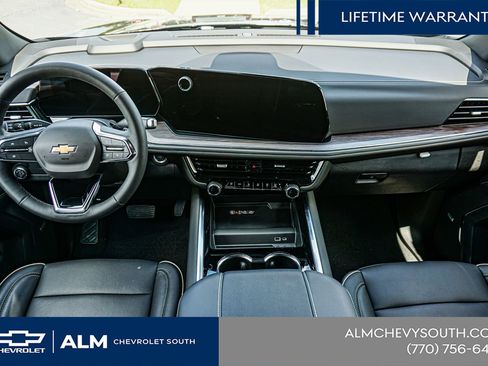 New 2025 Chevrolet Suburban Premier AWD/4WD image 27