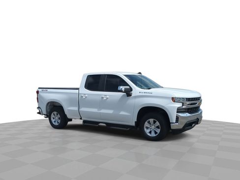 Certified 2020 Chevrolet Silverado 1500 LT w/ Convenience Package image 2