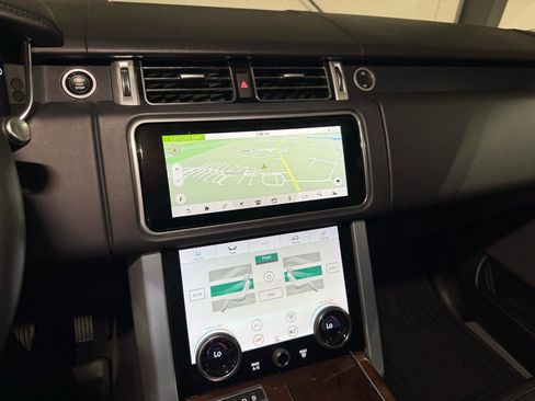 Used 2020 Land Rover Range Rover HSE image 21