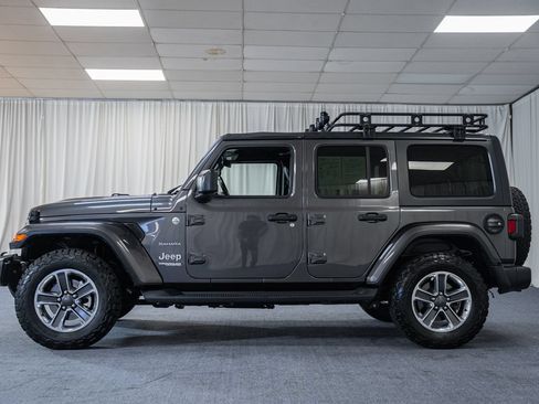 Used 2018 Jeep Wrangler Unlimited Sahara AWD/4WD image 5
