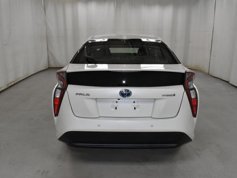 Used 2018 Toyota Prius Two image 6