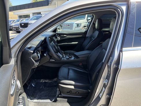 Used 2018 Alfa Romeo Stelvio Ti AWD/4WD image 39
