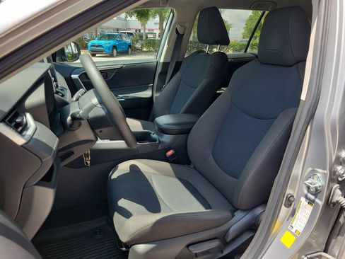 Used 2023 Toyota RAV4 LE FWD image 16