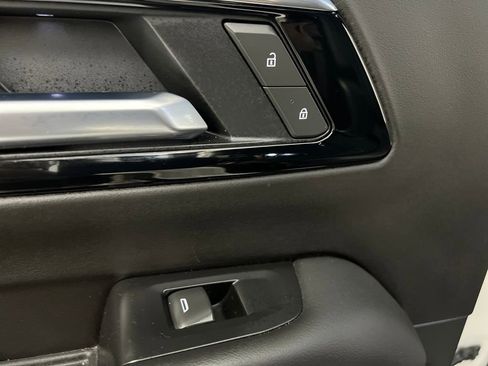 Used 2025 Chevrolet Tahoe Z71 image 16