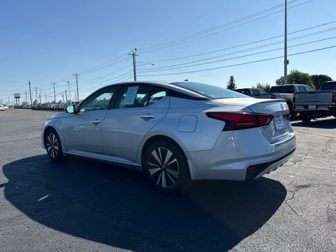 Used 2022 Nissan Altima 2.5 SV FWD image 3