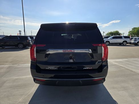 Used 2024 GMC Yukon XL AT4 w/ AT4 Premium Package image 4