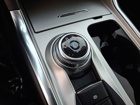 Used 2021 Ford Explorer XLT w/ Equipment Group 202A image 25